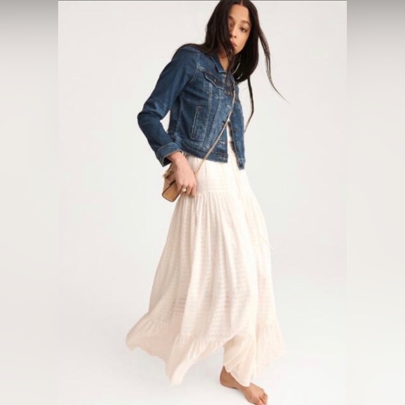 DKNY Cropped Denim Jacket Sz S.  NWT - Picture 6 of 7